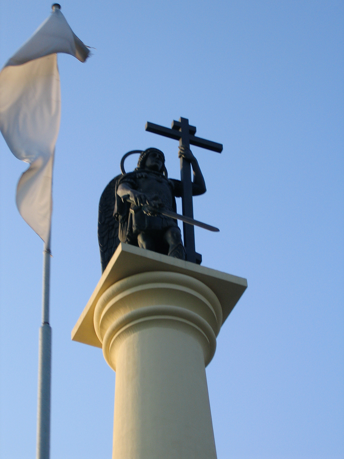 Скульптура Архангела Михаила