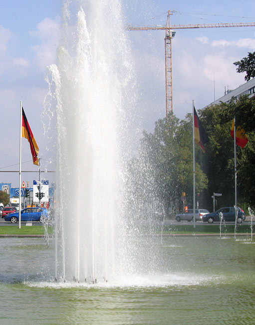 фонтан на Ernst-Reuter Platz