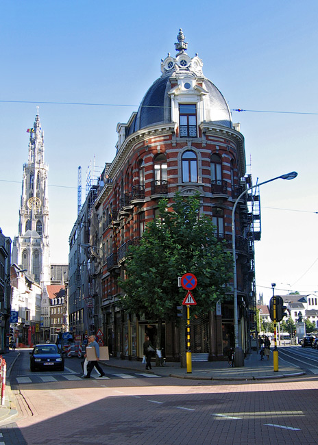 Угол Nationalestraat и Kammenstraat