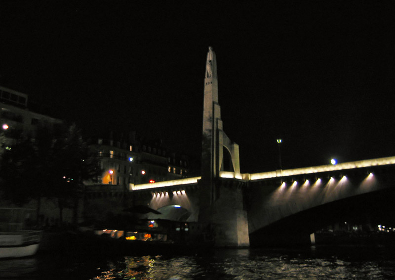 Pont de la Tournelle, вид с борта прогулочного теплохода