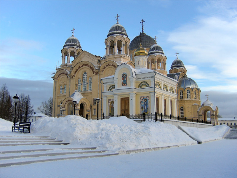 Крестовоздвиженский собор и церковь Николая Чудотворца